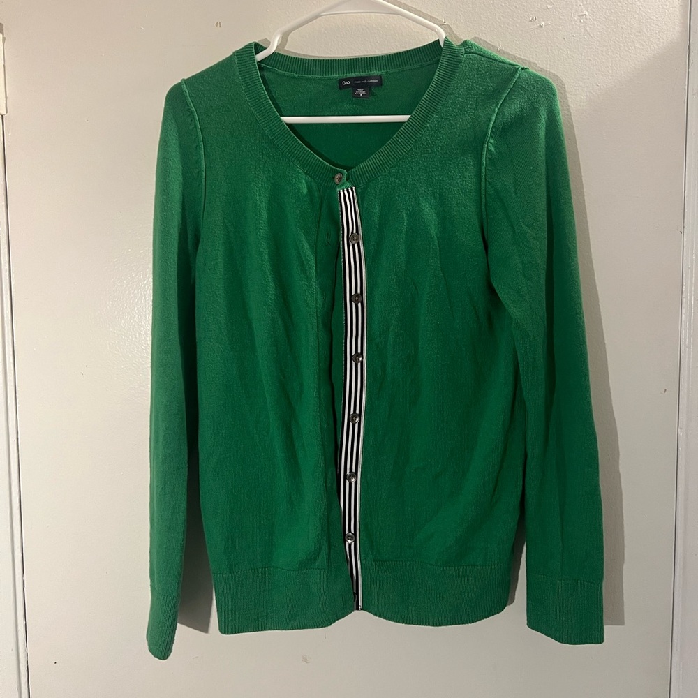 EUC | Green Gap V-Neck Button-Down Sweater